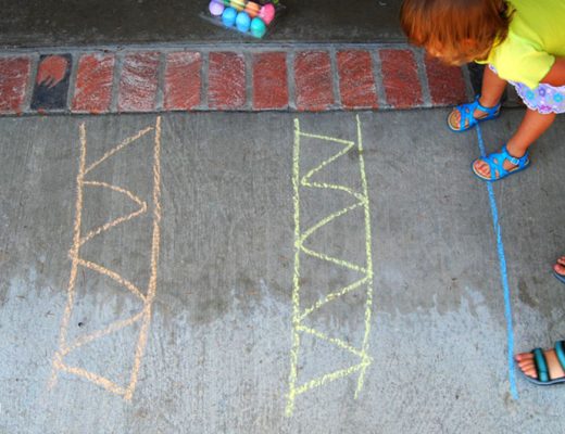 Between the lines chalk play -MamiTalks.com