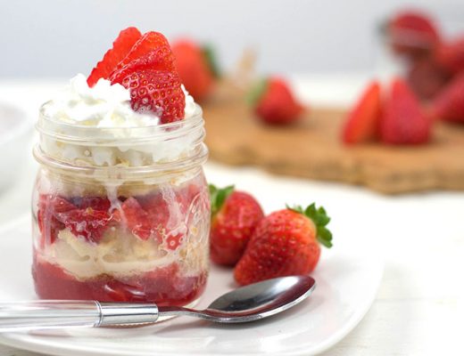 Strawberry Tres Leches cake -MamiTalks.com